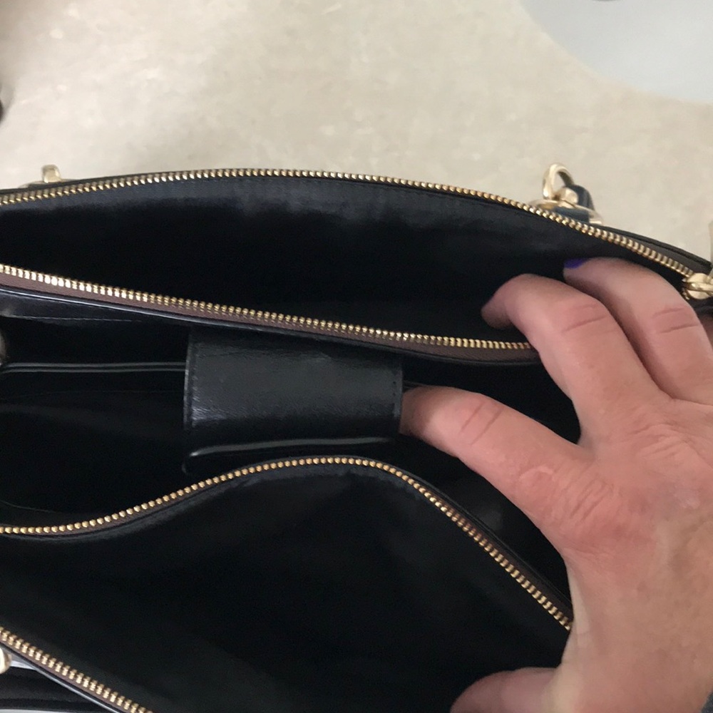 Authentic Coach Purse. - Picture 2 of 3